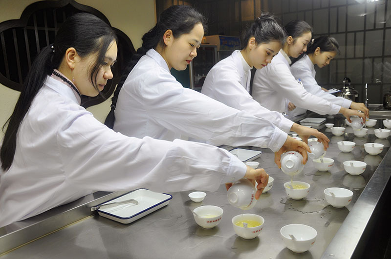 如何报名天晟茶艺的高级茶艺师培训课程?